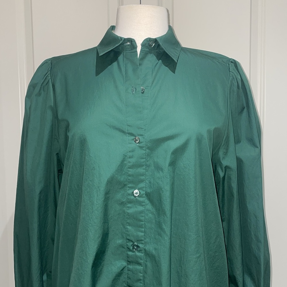 Contemporaine Button Down